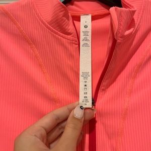 I am selling a long sleeve cropped athletic top